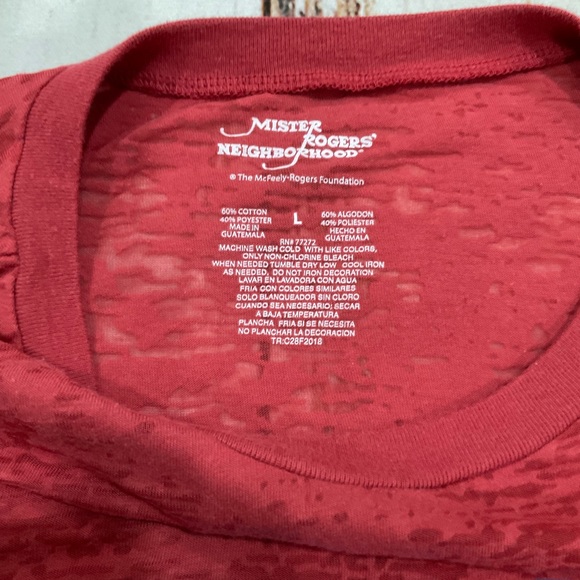 MR ROGERS HELLO NEIGHBOR PAPER THIN T SHIRT - Picture 5 of 6